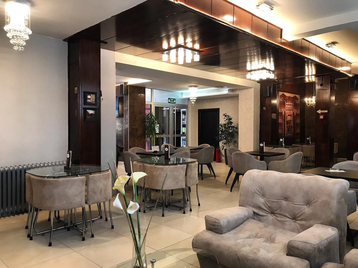 Golden Inn Hotel Majdanpek Extérieur photo