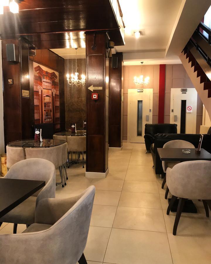 Golden Inn Hotel Majdanpek Extérieur photo