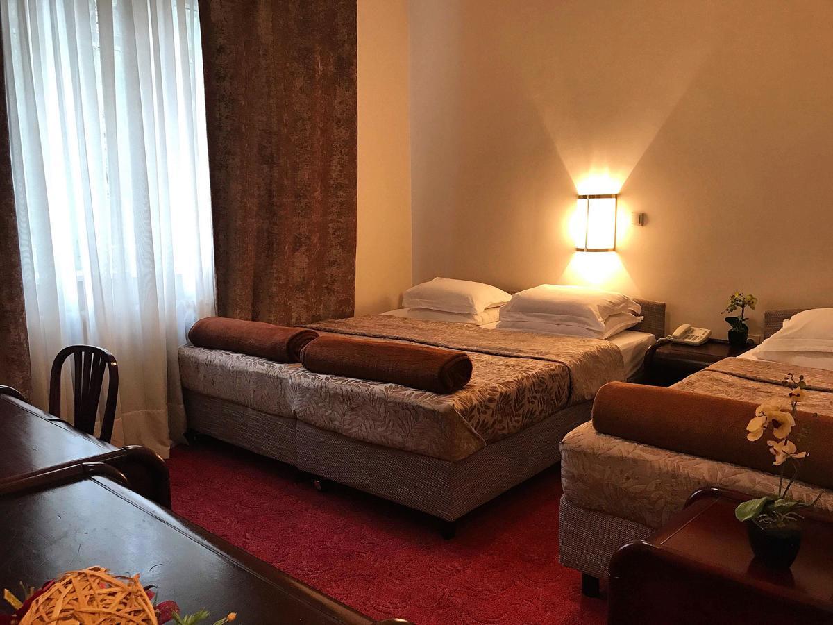 Golden Inn Hotel Majdanpek Extérieur photo