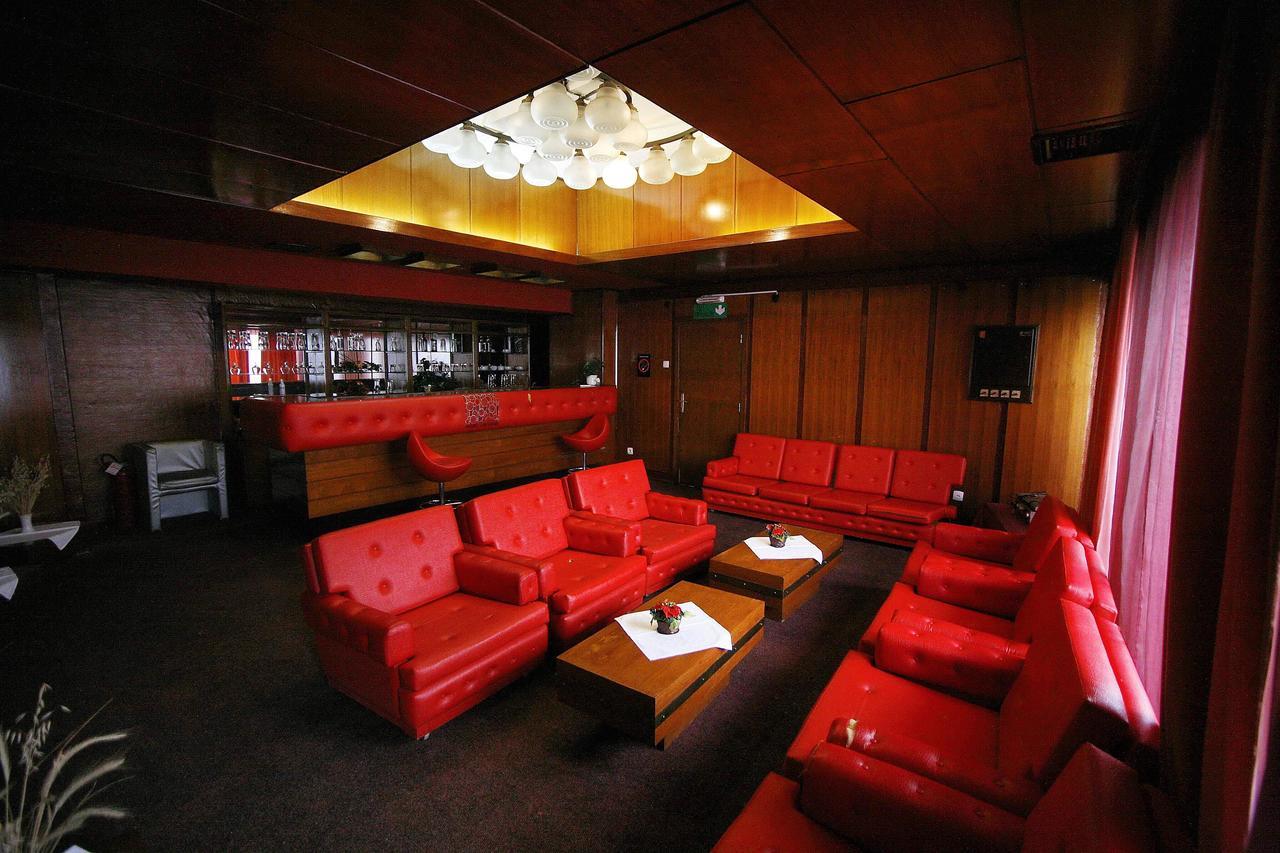 Golden Inn Hotel Majdanpek Extérieur photo