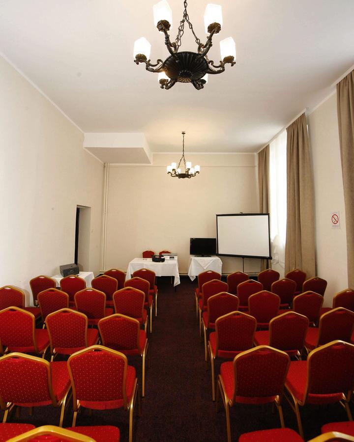 Golden Inn Hotel Majdanpek Extérieur photo
